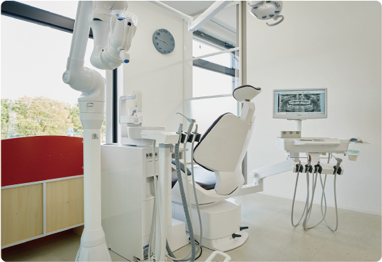 歯科処置に関する最新機器などの設備が充実しています